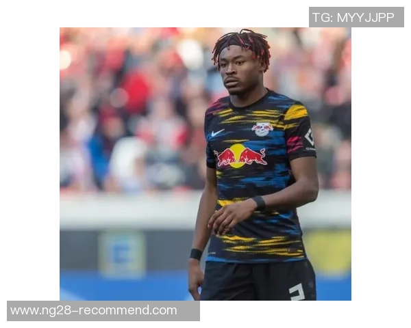 英超赛场惊现冷门AC米兰以3-0战胜莱比锡引发全场震动