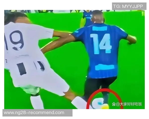 国王杯激战AC米兰逆转国米5-0引发争议判罚全场沸腾